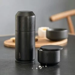 Crush Me Salt And Pepper Mill, Black -Keukengerei Aanbiedingen by wirth crush me salt and pepper mill black 6