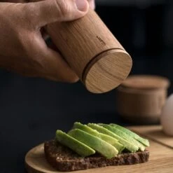 Crush Me Salt And Pepper Mill, Oiled Oak -Keukengerei Aanbiedingen by wirth crush me salt and pepper mill oiled oak 6