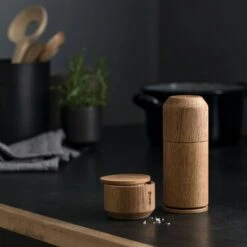 Crush Me Salt And Pepper Mill, Oiled Oak -Keukengerei Aanbiedingen by wirth crush me salt and pepper mill oiled oak 7