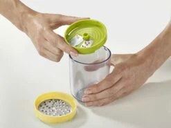 Joseph Joseph Spiro 3-In-1 Spiralizer 7 Joseph Joseph Spiro 3-In-1 Spiralizer -Keukengerei Aanbiedingen joseph joseph spiro 3 in 1 spiralizer 5