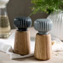 Kähler Hammershøi Spice Mill Small, Antracit Grey -Keukengerei Aanbiedingen kahler hammershi grinder h145 dark green 8