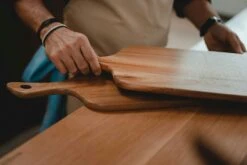 Markus Kaasplankje Met Bestek 63x20x1,5 Cm, Acaciahout -Keukengerei Aanbiedingen markus aujalay markus cheese board 19991 met bestek 15