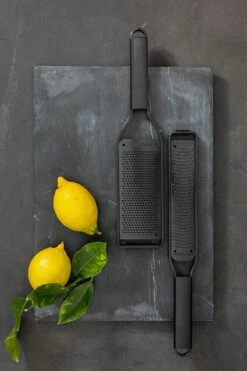 Microplane Black Sheep Rasp Fine -Keukengerei Aanbiedingen microplane black sheep rasp fine 9