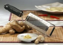 Microplane Gourmet Grater, Coarse -Keukengerei Aanbiedingen microplane gourmet grater coarse 4