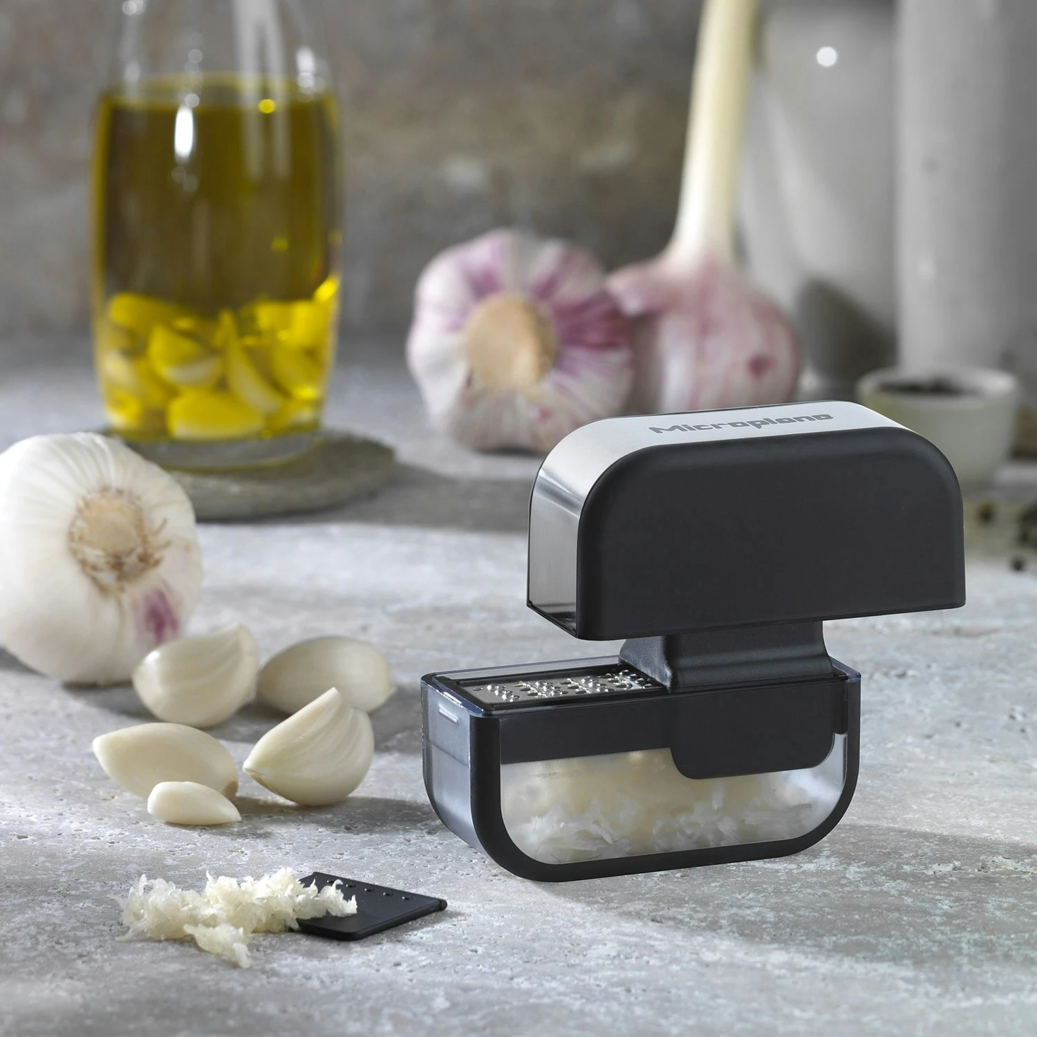 Microplane Grater Garlic, Black 3 Microplane Grater Garlic, Black - Afbeelding 3