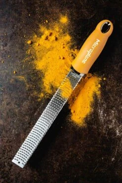 Microplane Premium Classic Zesteur, Donkergeel 9 Microplane Premium Classic Zesteur, Donkergeel -Keukengerei Aanbiedingen microplane premium classic series zesteur 12