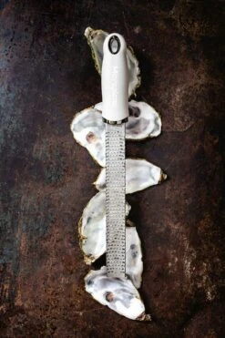 Microplane Premium Classic Zesteur, Beige 8 Microplane Premium Classic Zesteur, Beige -Keukengerei Aanbiedingen microplane premium classic series zesteur 24