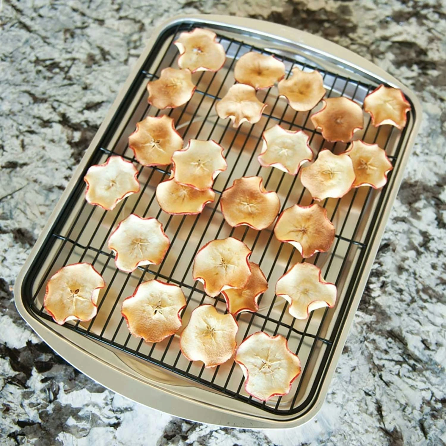 Nordic Ware Oven Crisp Bakplaat Met Rooster 3 Nordic Ware Oven Crisp Bakplaat Met Rooster - Afbeelding 3